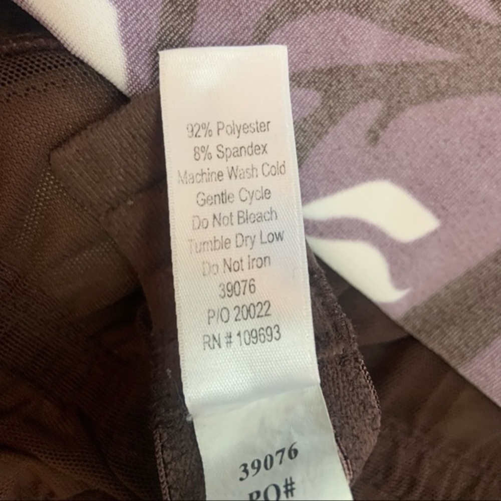 Athleta V Neck Built In Bra Activewear Tank 34DD - Picture 12 of 12